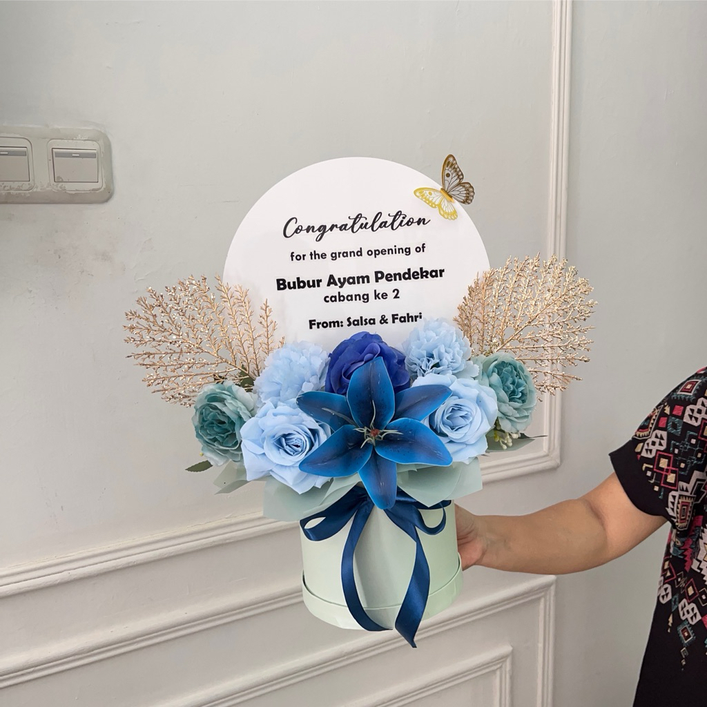 

bloom box medium acrylic 25cm