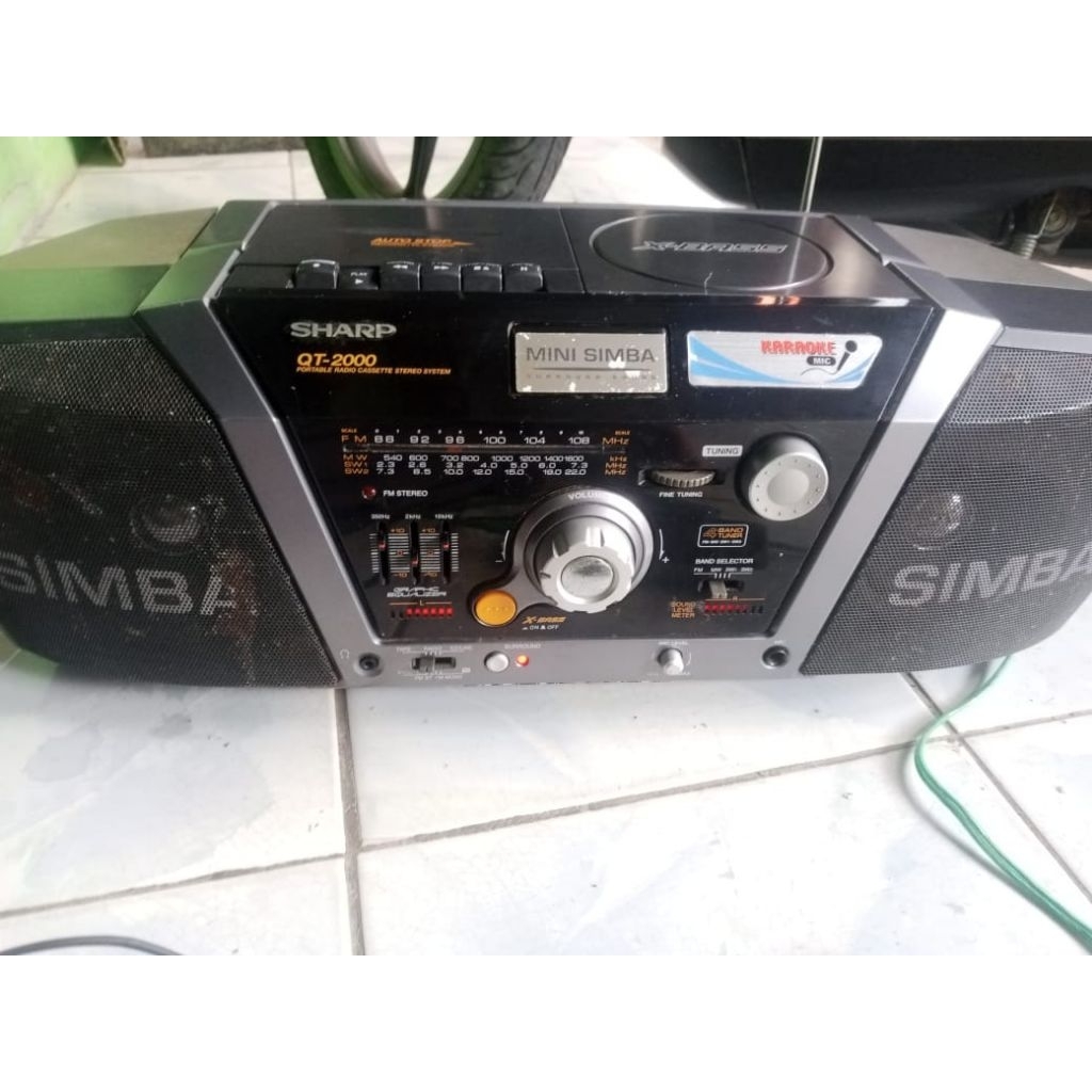 Sharp QT-2000 MINI SIMBA SURROUND SOUND-radio kaset