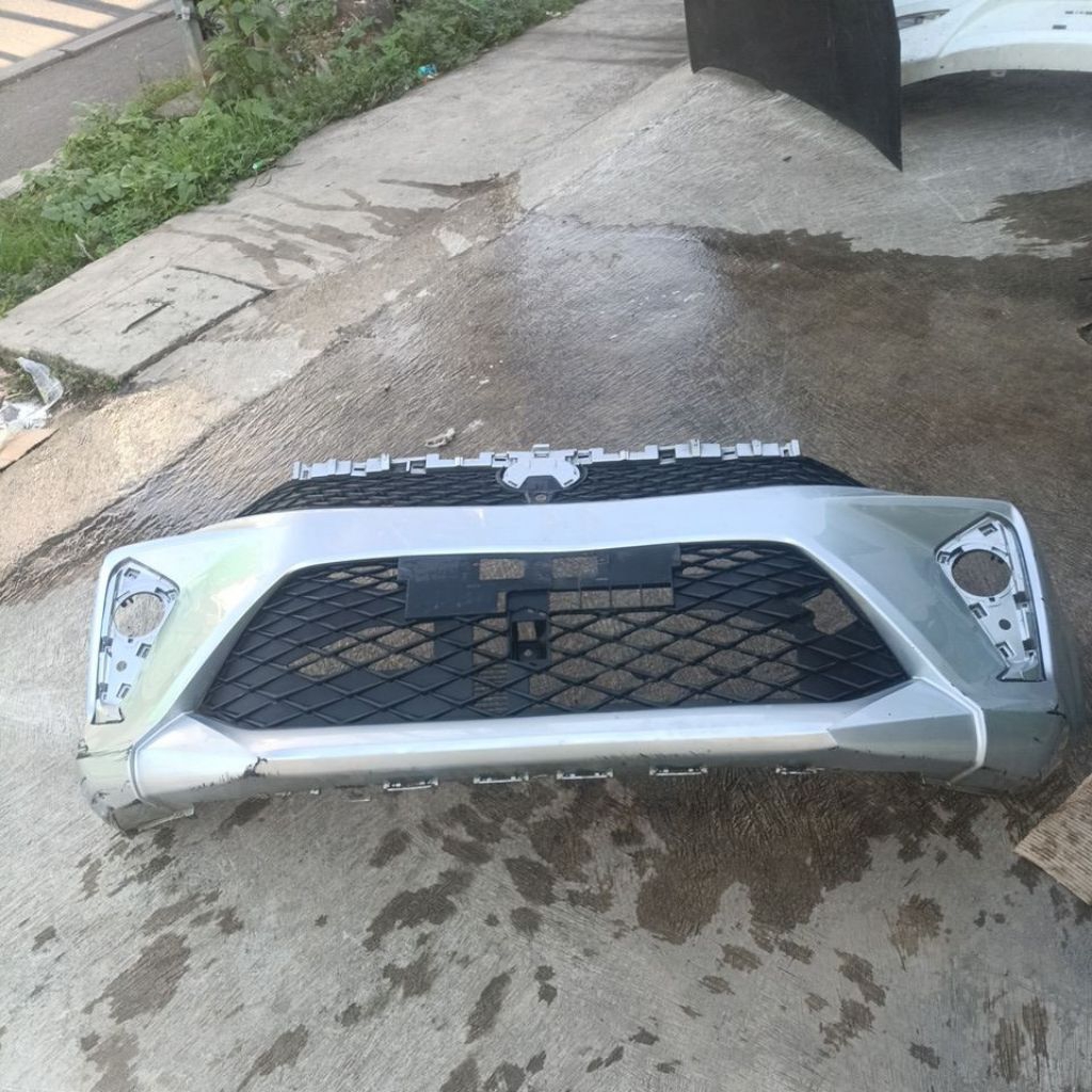 bumper bemper depan Daihatsu Xenia 2024 original