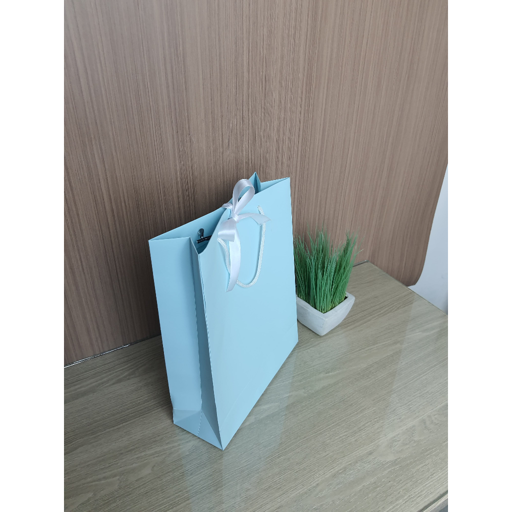 

Paperbag Valentine Pita Putih Uk 25x9x32 cm