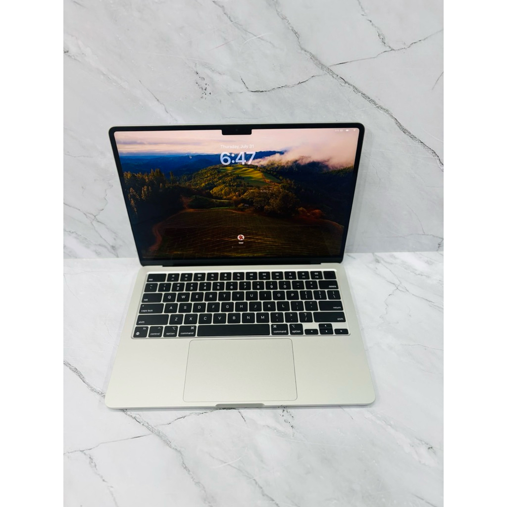 MacBook air 13” m2 2022 Second origina bergaransi Like new