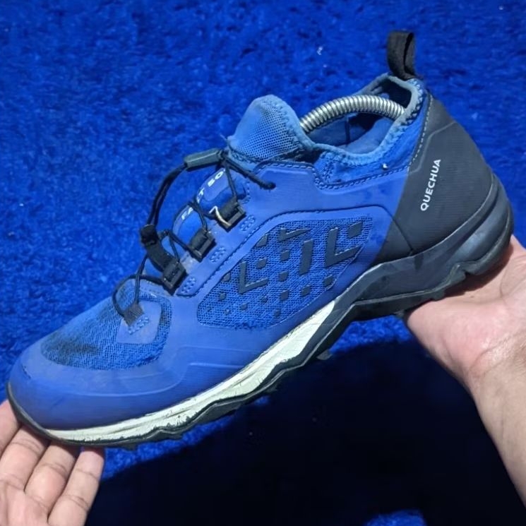 SEPATU TRAIL RUN OUTDOOR GUNUNG QUECHUA