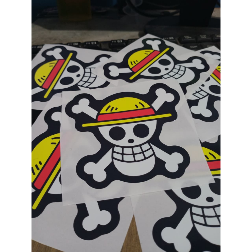 

STIKER VINYL ONE PIECE ANTI AIR TINGGAL TEMPEL SUDAH DI CUTTING