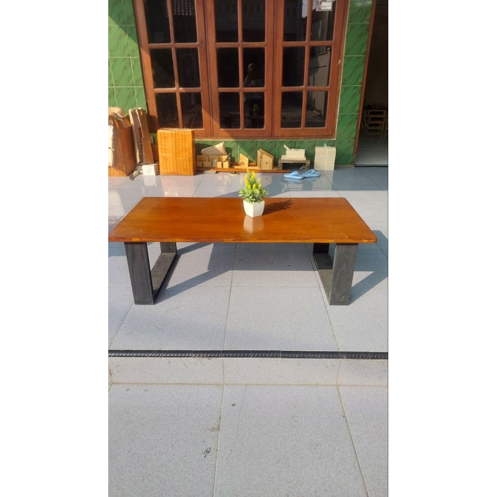 MEJA LESEHAN MINIMALIS 120X70X40CM