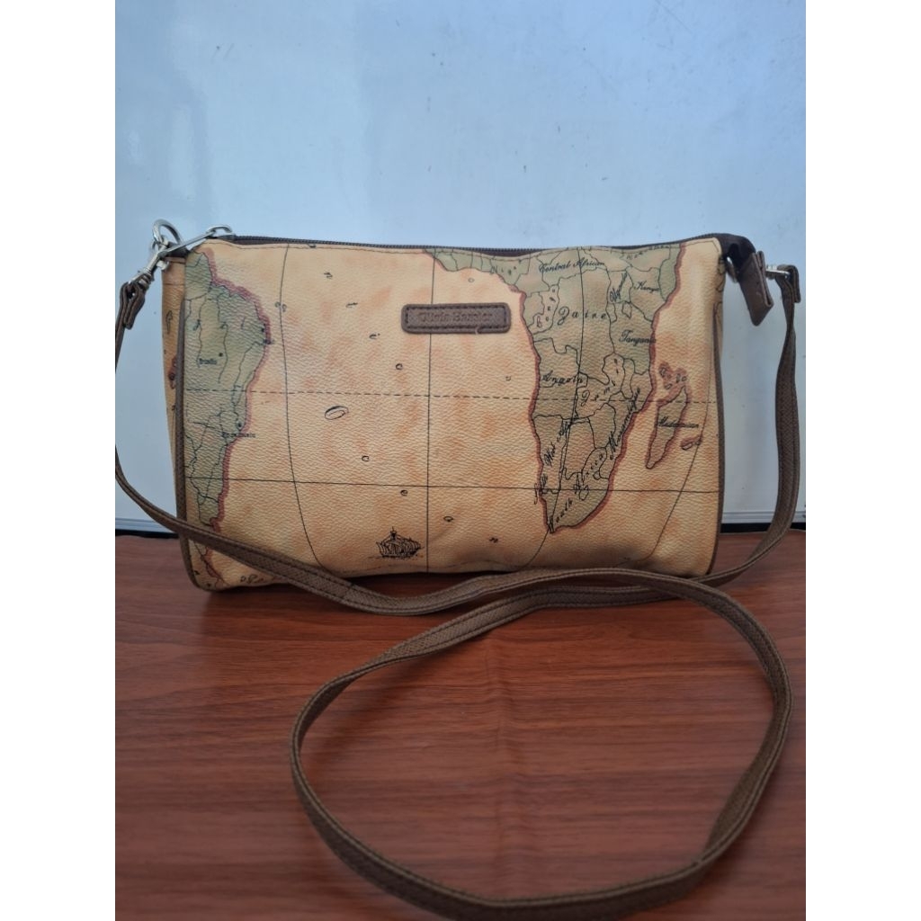 Tas Sling Peta Preloved