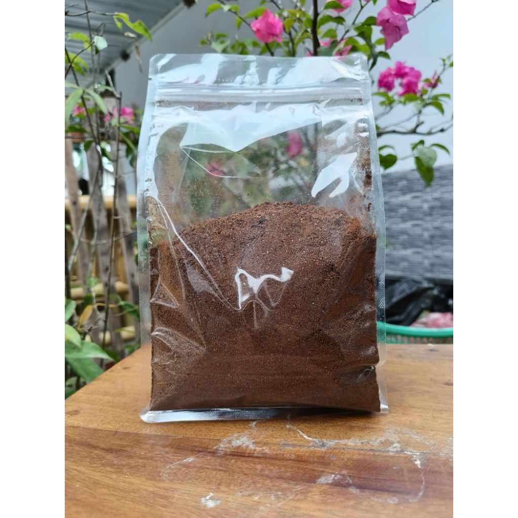 

Premium Quality Bubuk Kopi Robusta Ijen 120 gram Asli - Siap Seduh | Medium Dark Roast