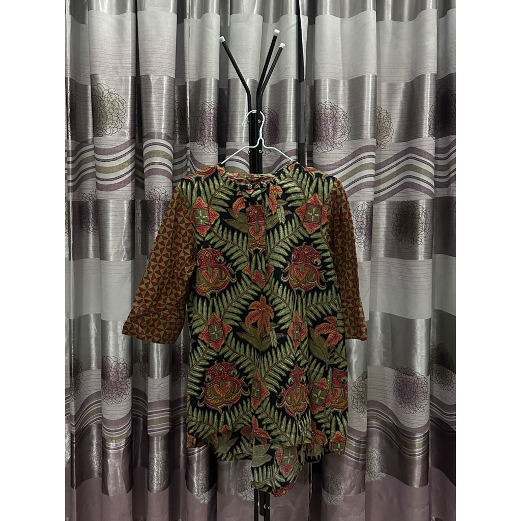 [Preloved] Blouse Tunik Batik Danar Hadi