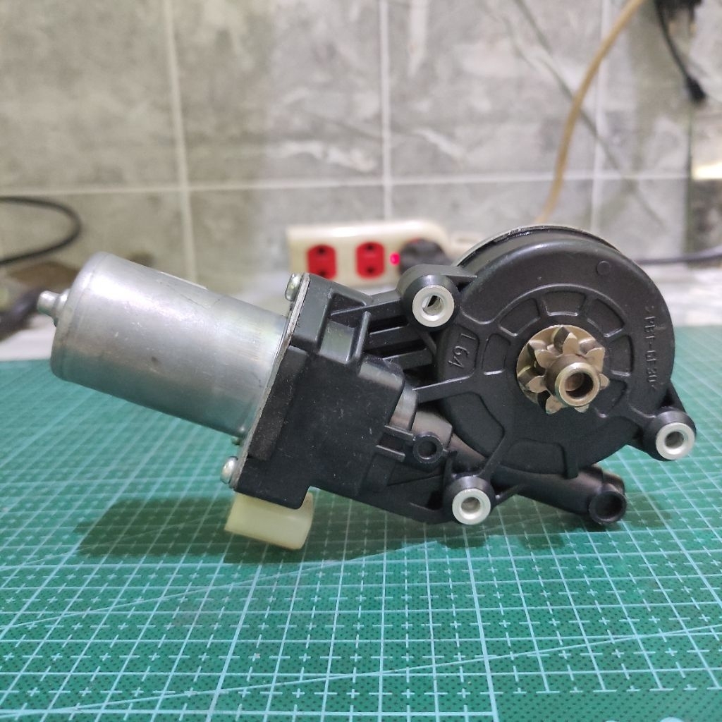 Jtterang Kondisi Dinamo Dc Motor Gearbox 12Vdc 110Rpm Torsi Kuat Gear Motor Dc 12V