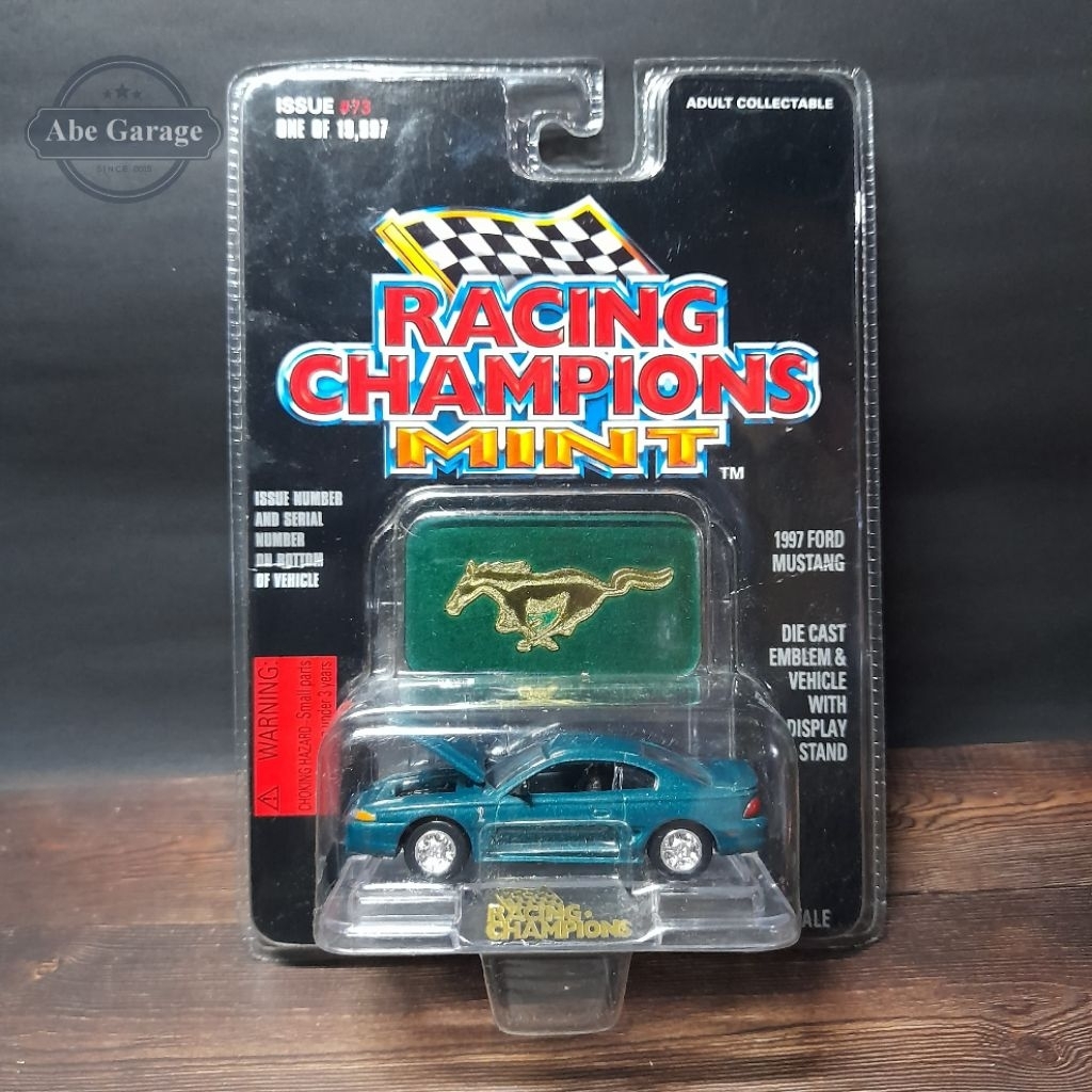 Racing Champions Mint Ford Mustang 1997 (open hood)