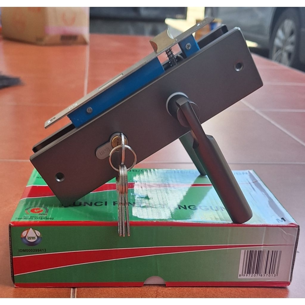 Kunci pintu rumah IGM tanggung