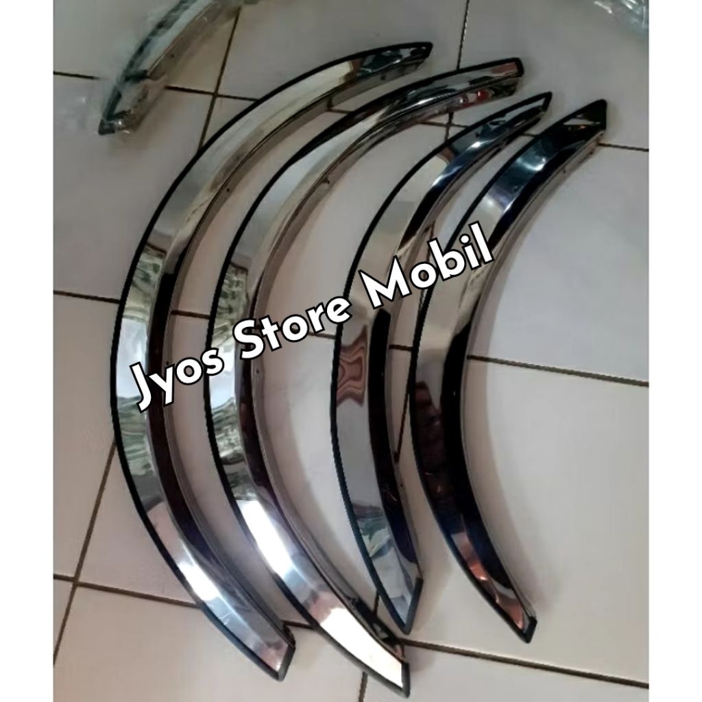 lis roda fender trim diatas roda kijang kapsul tahun 2000-2003