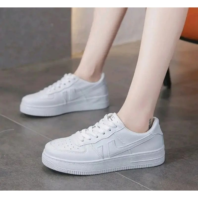 Sepatu Wanita Pria Putih Polos Sneakers Casual Cewek Cowok