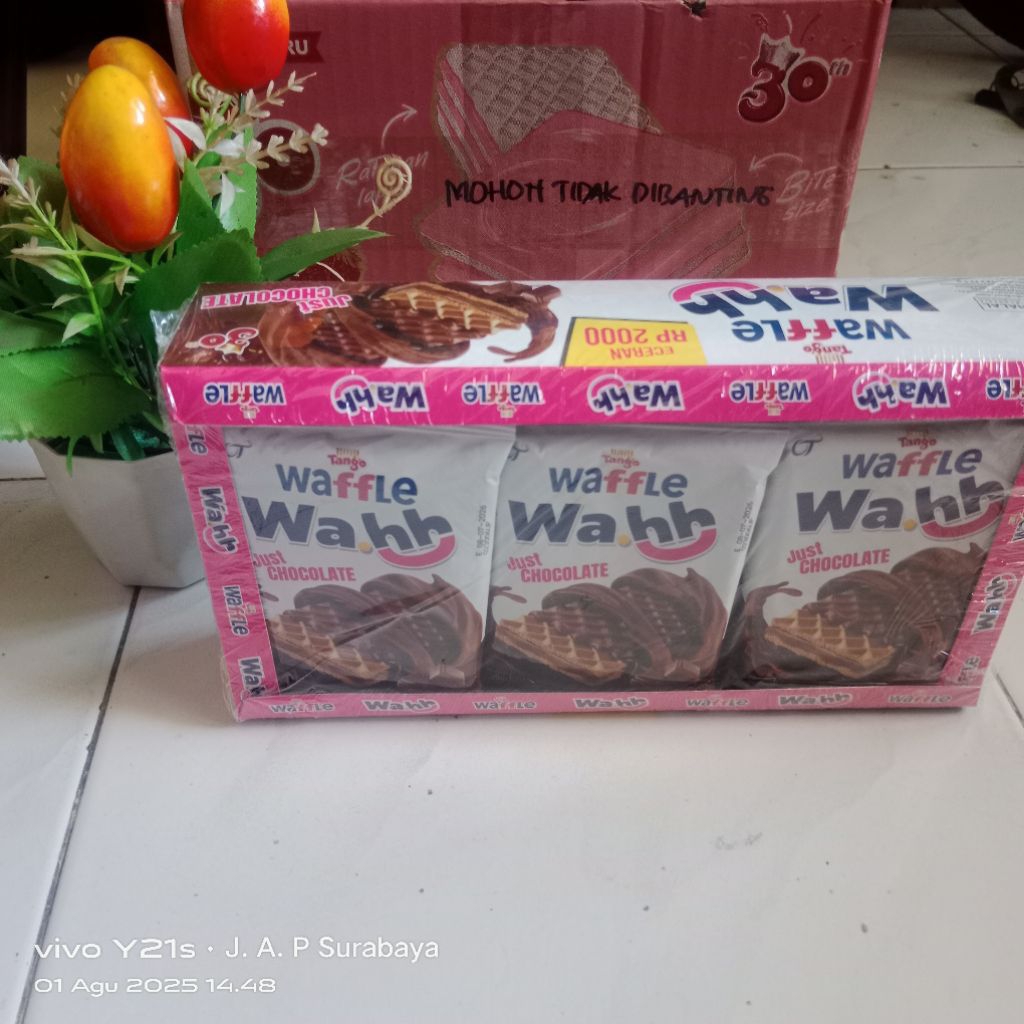 

Waffle Tango Isi 12 Extra 1 Pcs | Ada 2 Pilihan Kak Cocok Buat Camilan Santai Bareng Keluarga dan Teman