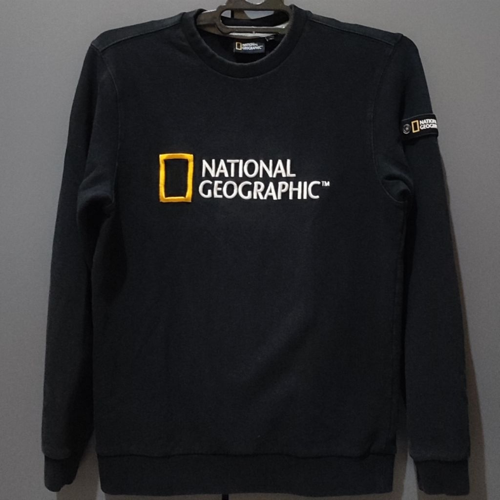 National Geographic Second | Crewneck Patch Big Logo | Hitam