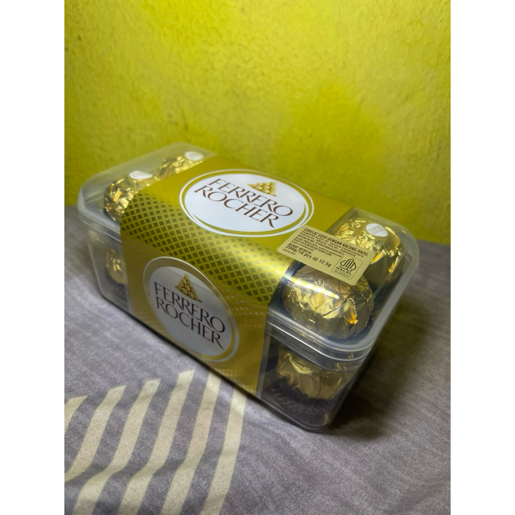 

Ferrero Rocher Premium Chocolate Isi 16pcs | cokelat T16