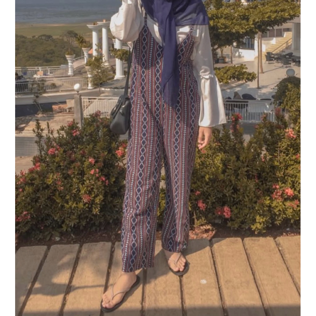 Preloved Overall Jumpsuit Celana Wanita Motif