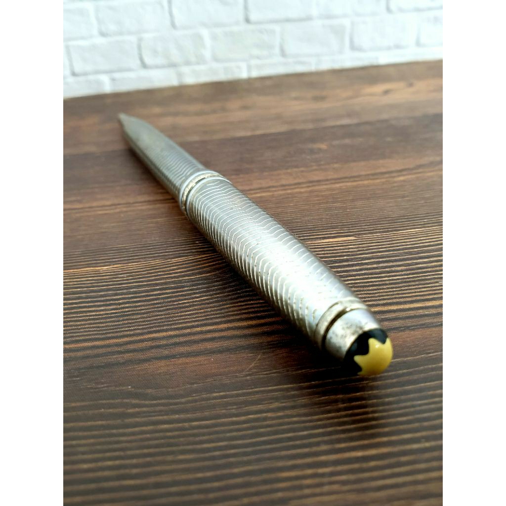 

Montblanc Luxury Ballpoint Pen (Rare & Collectible)