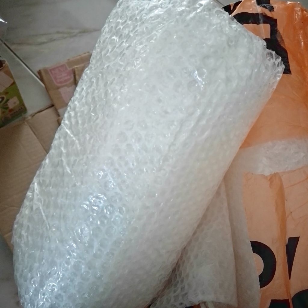 

extra bubble wrap untuk tambahan keamanan produk