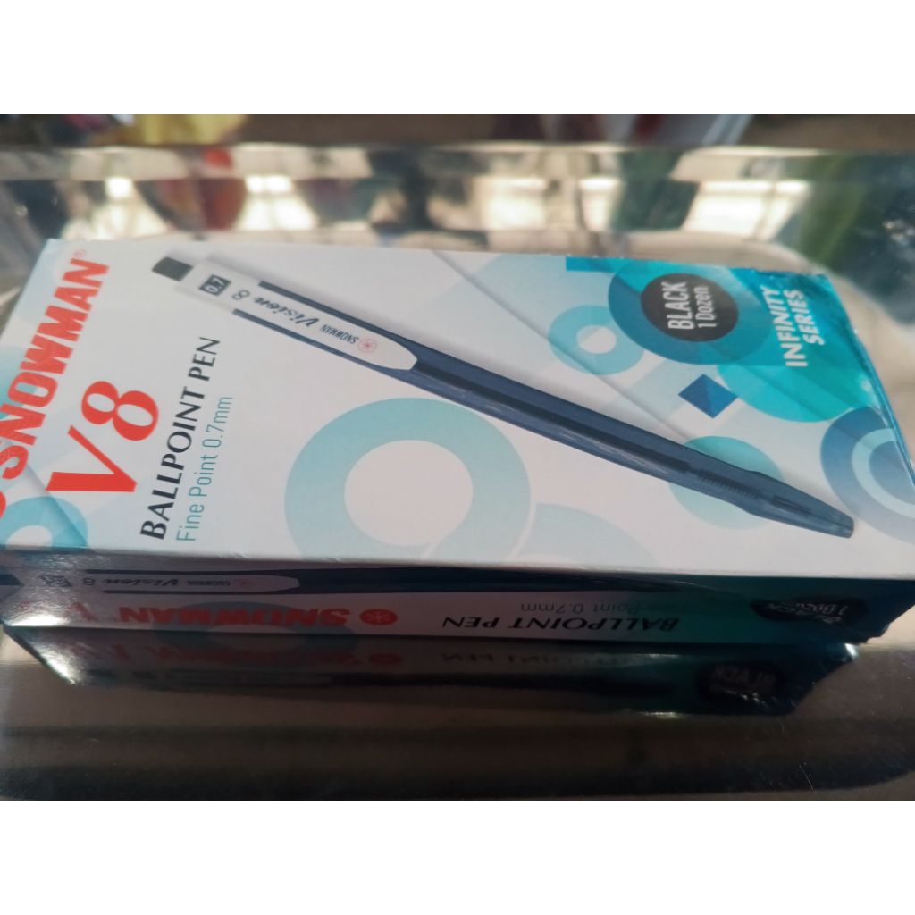 

Pulpen Snowman V8 Hitam Original 0.7mm – Ballpoint Pen Halus (1 Pack Isi 12 pcs)
