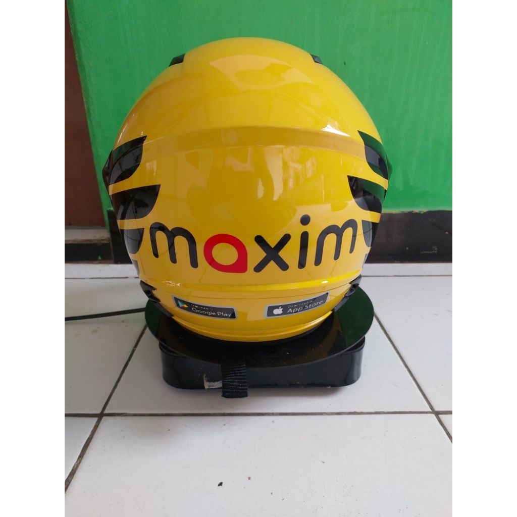 helm kuning maxim ojol
