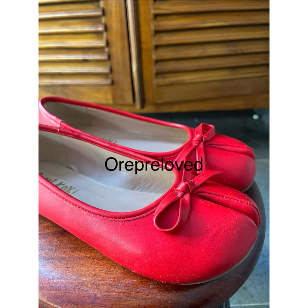 Runikaki Red Tabi Shoes