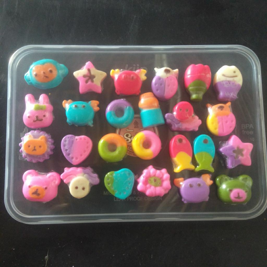 

,cokelat karakter lucu. paket usaha serba 2000an