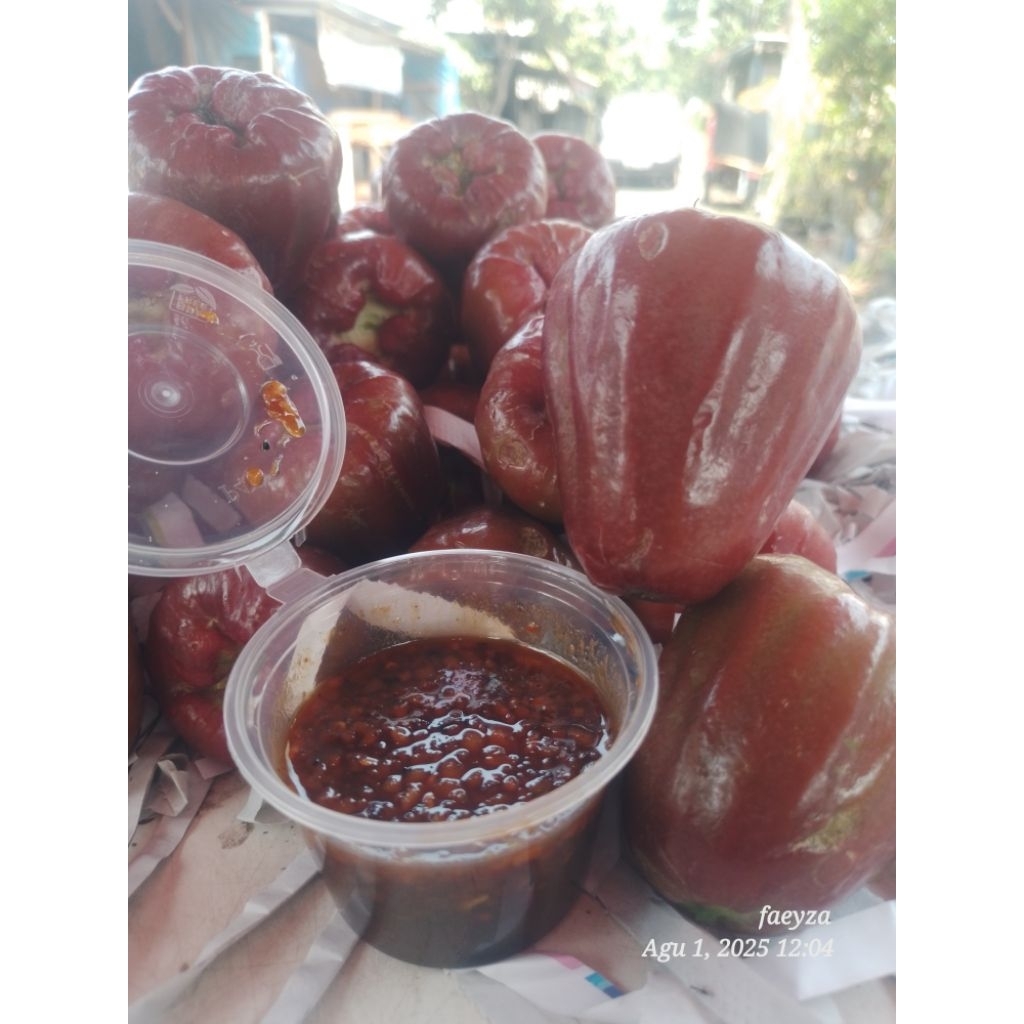 

sambal rujak kacang mede/mete