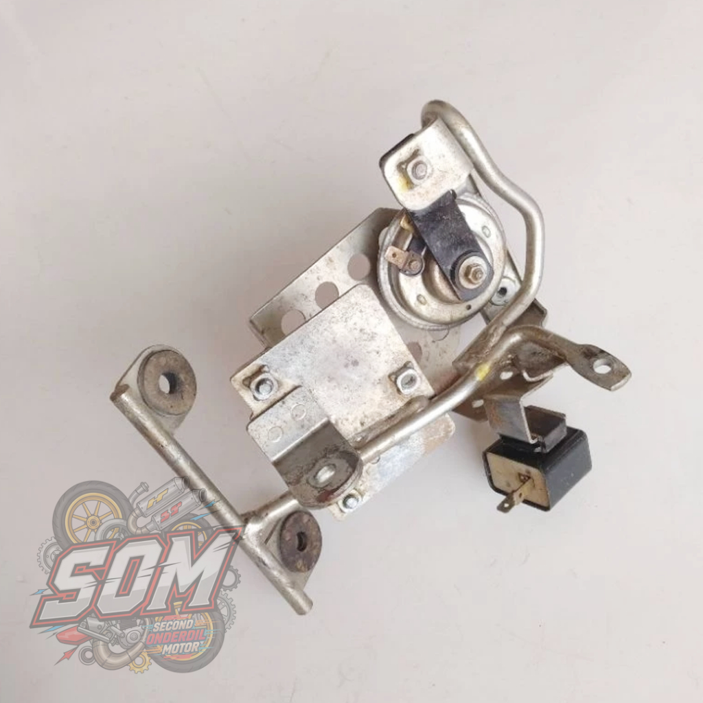 BRAKET DUDUKAN TAMENG DEPAN SKYDRIVE 125 ORIGINAL COPOTAN BRAKET DUDUKAN KLAKSON SKYDRIVE