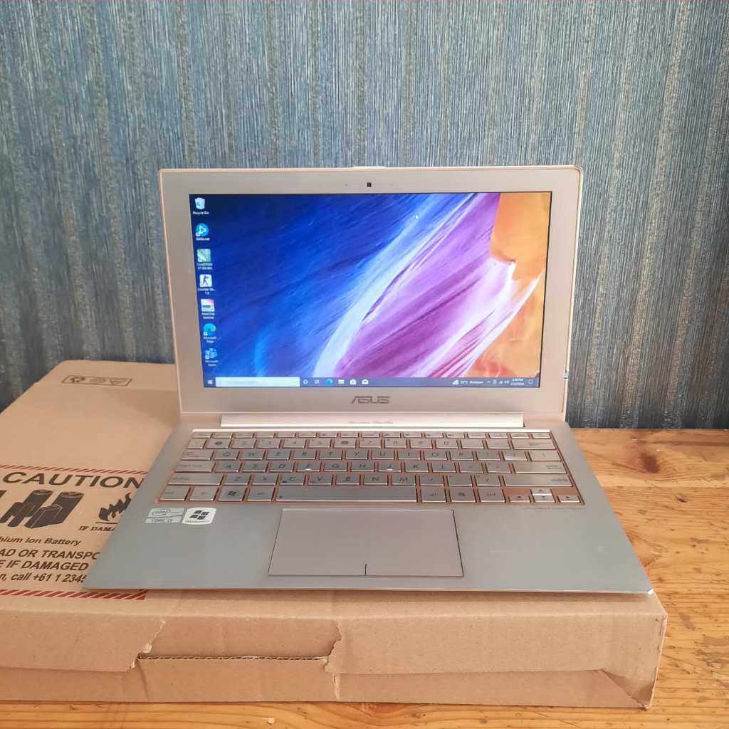 Laptop Asus Zenbook UX21E, Core i5-2467M, Ram 4/128, Rose Gold, BERGARANSI