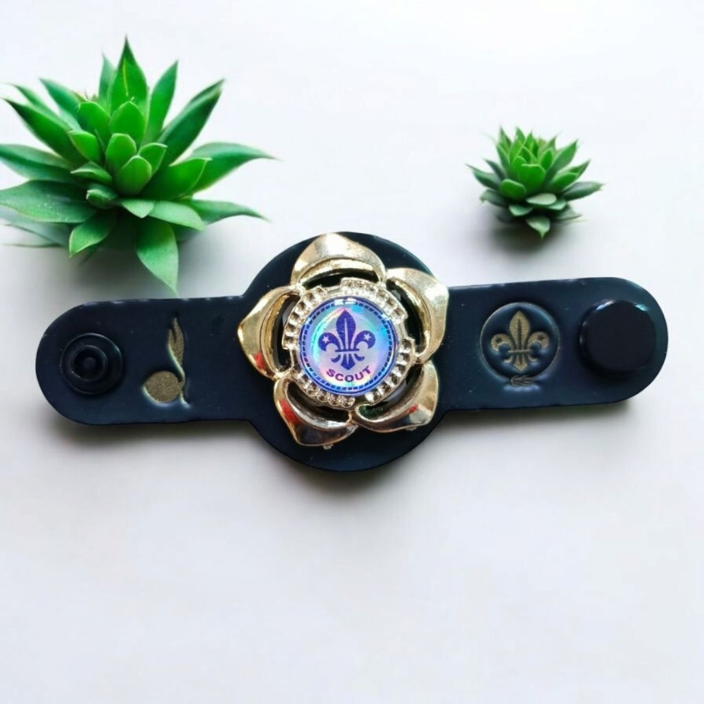 

Ring kacu Pramuka Bunga Kancing Gold Premium Murah Berkualitas