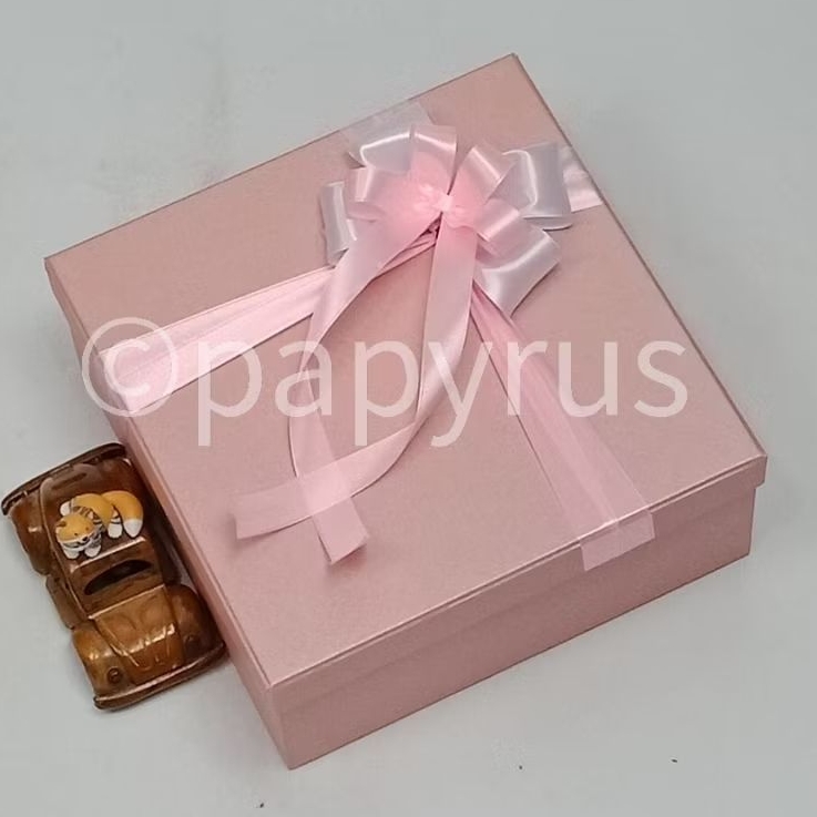

PAPYRUS 25x25 Tinggi 10cm Kotak Kado Gift Box Hardbox Hampers V1
