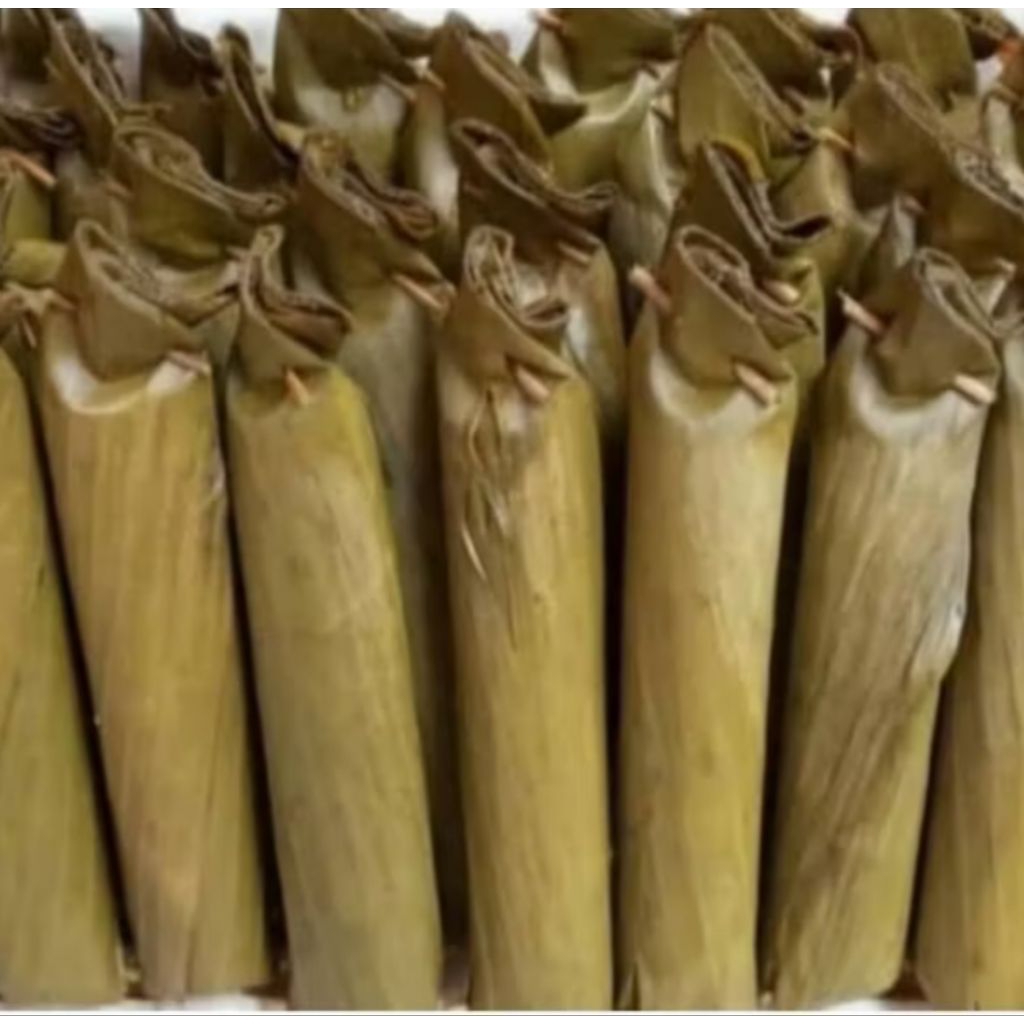 

lontong daun pisang siang ready pagi