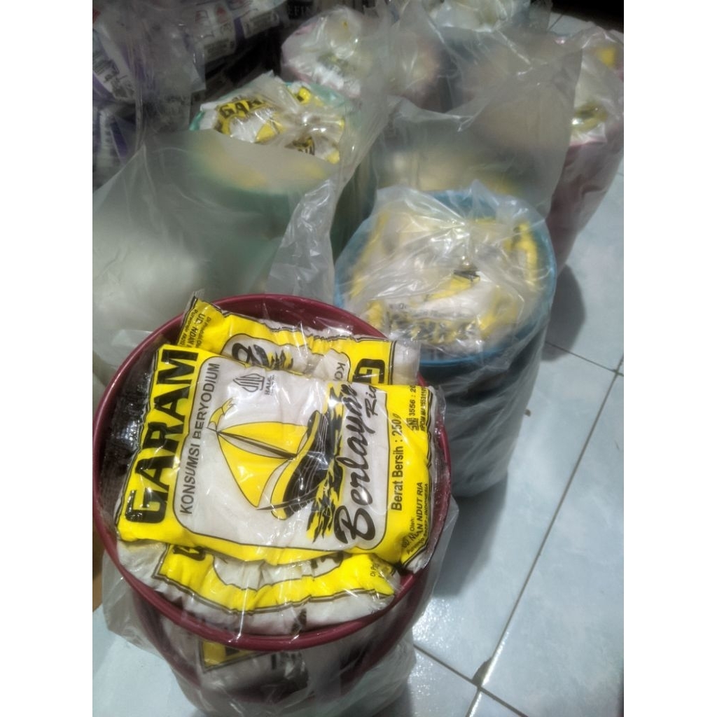 

garam berlayar free mankok cantik 1 slop isi 5 mankok (1 mankok isi 3 pcs garam)