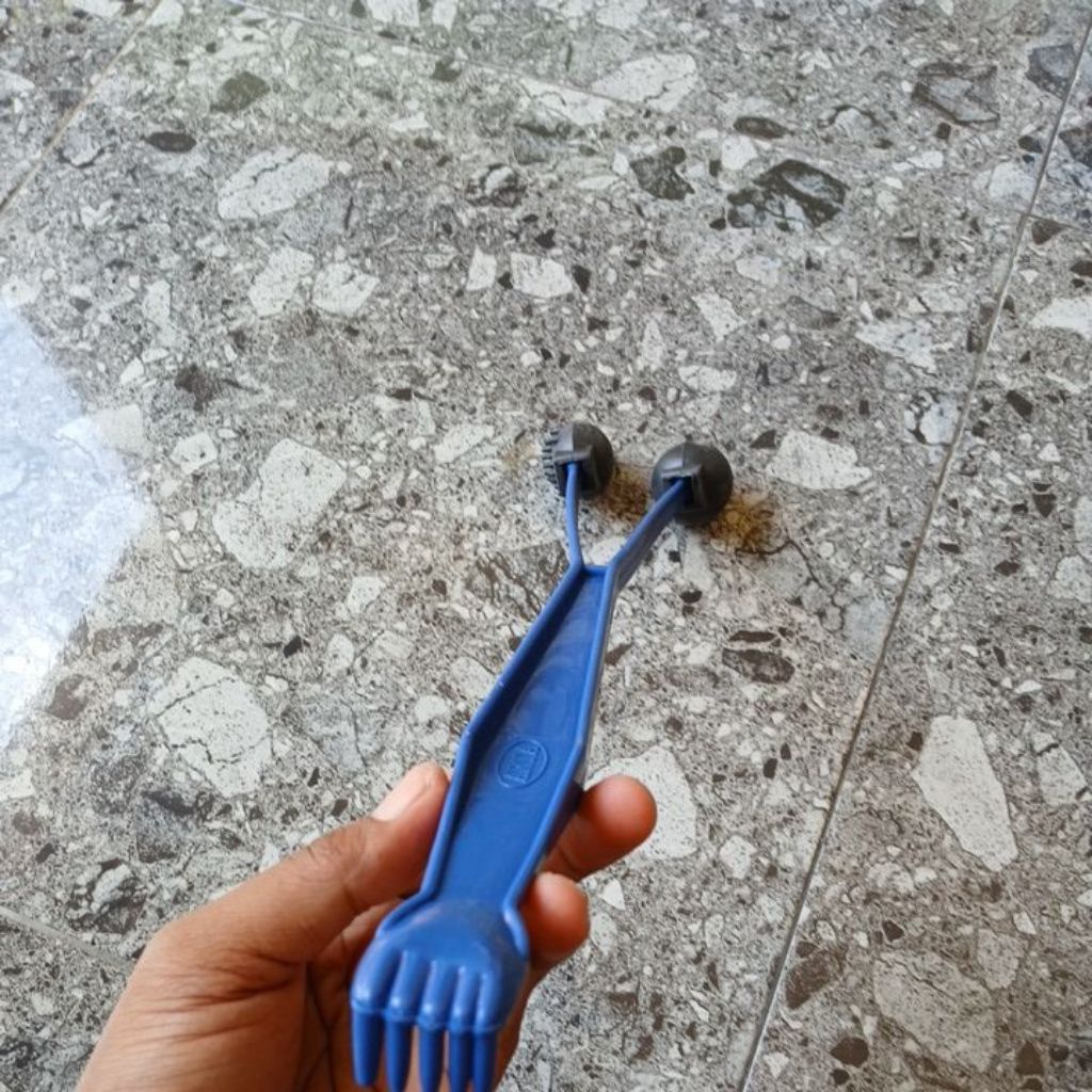 Alat Garuk punggung/pijat manual capek²