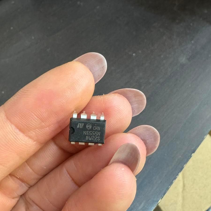 NE555 no.2 ne555 biasa ne555 biasa NE555 biasa