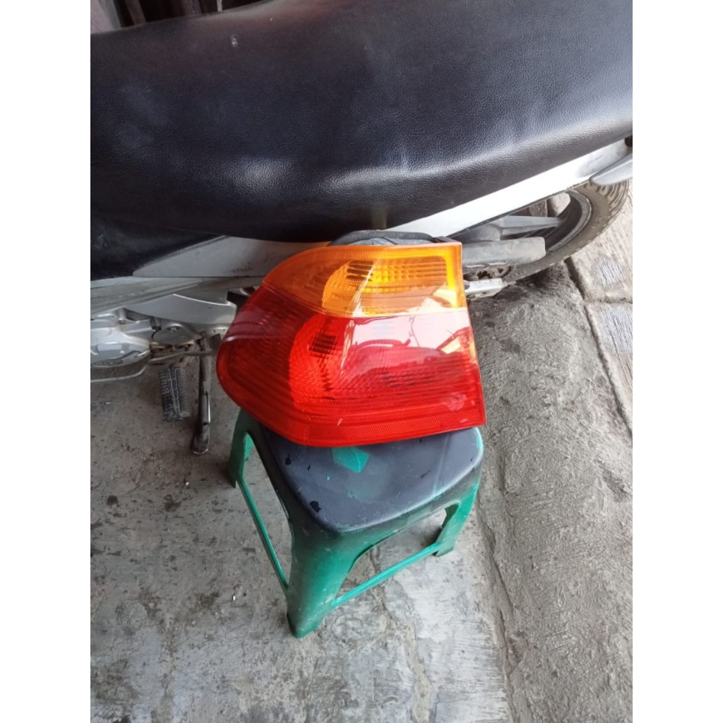 lampu belakang BMW e46