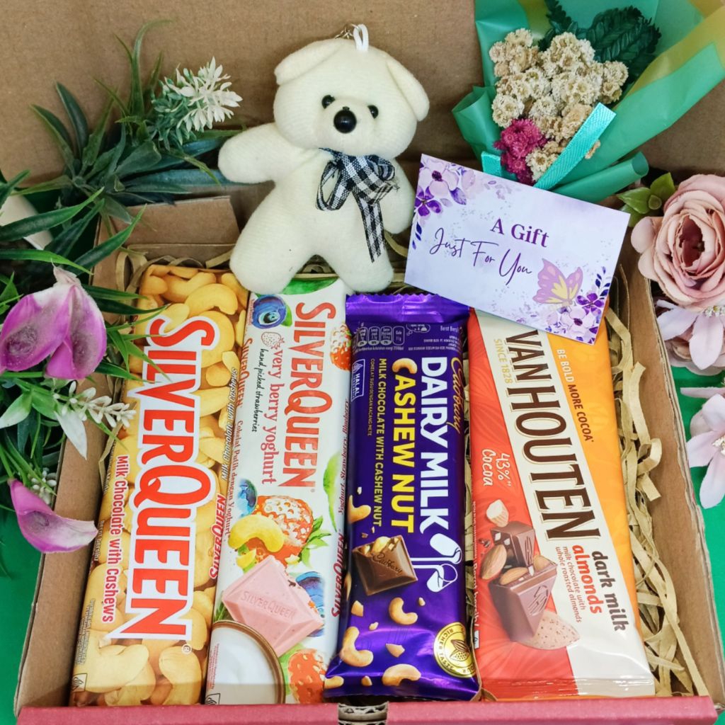 

Hadiah Kado Valentine Hampers Gift Box Ulang Tahun Anniversary Wisuda Valentine
