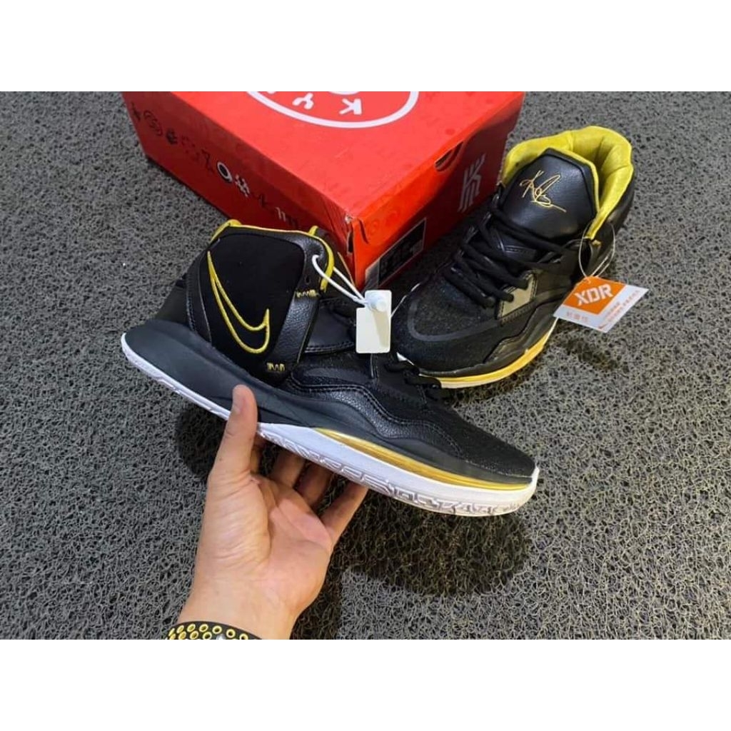 SEPATU KYRIE 8 BLACK GOLD
