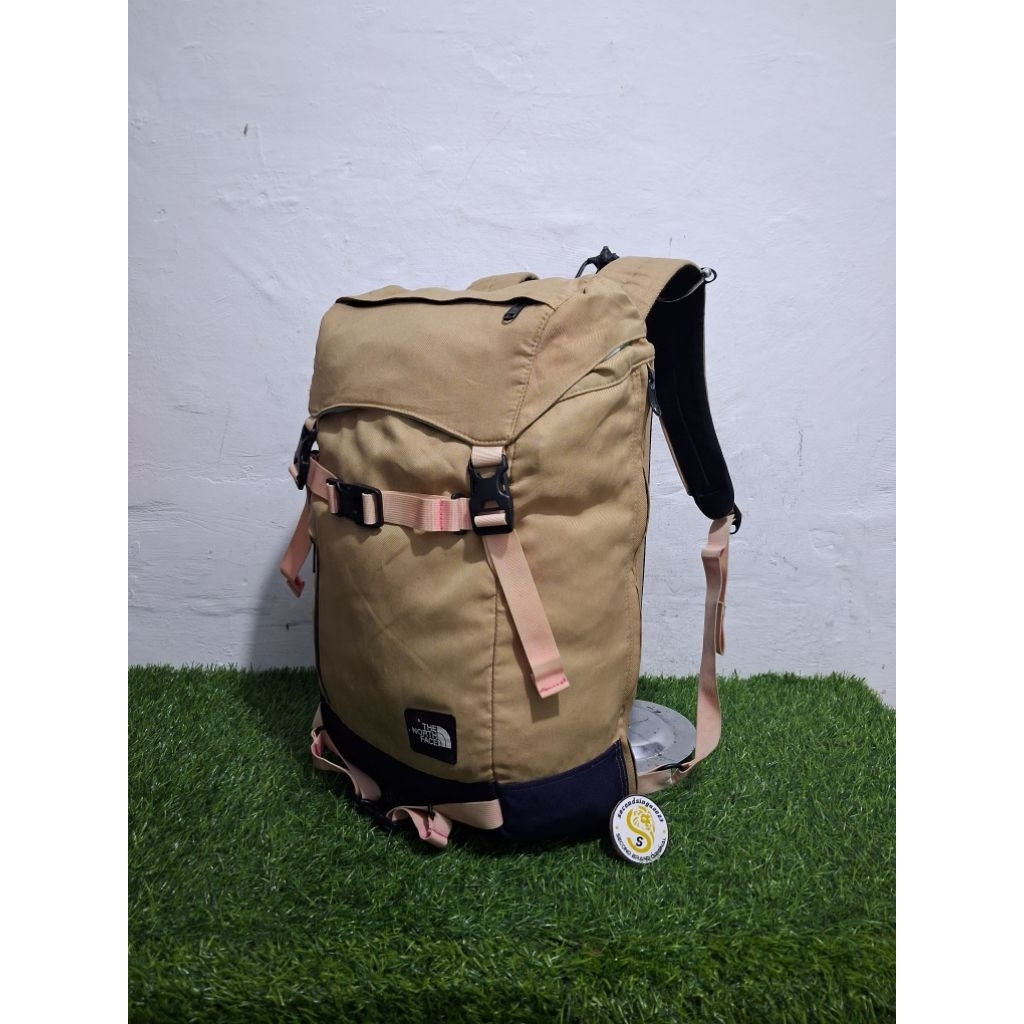 THE NORTH FACE
