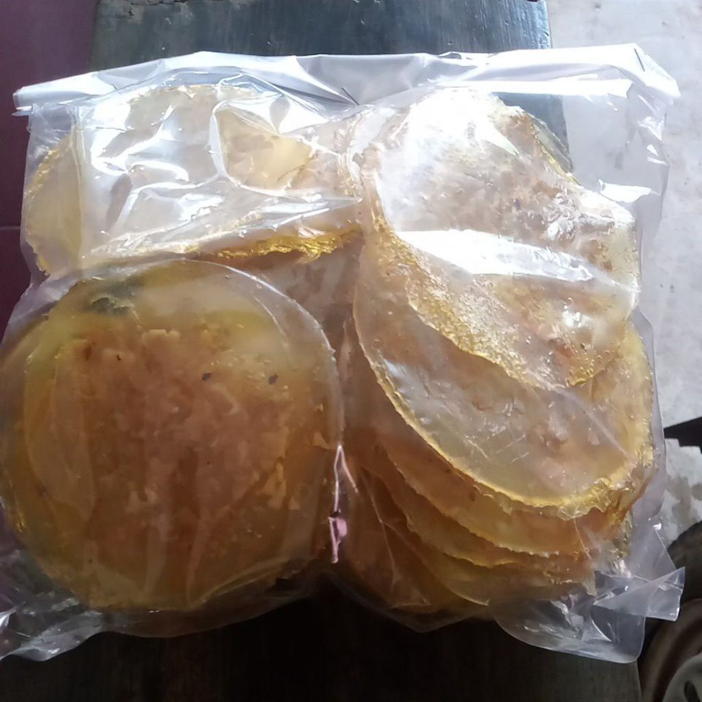

Kerupuk Tangkil Home Made 1 bungkus isi 40 pcs original asli banten