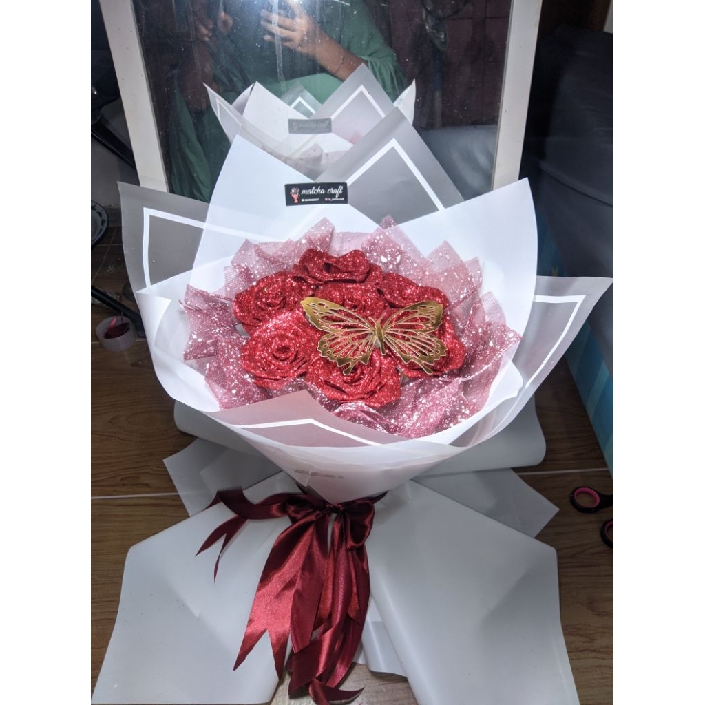 

BUCKET PITA SATIN MAROON 7 TANGKAI + GLITTER