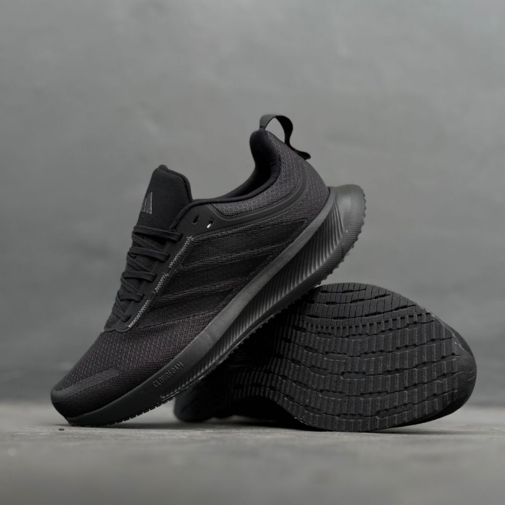 SEPATU SNEAKERS RUN BLAZE FULL BLACK - SEPATU FULL HITAM - SEPATU FULL BLACK