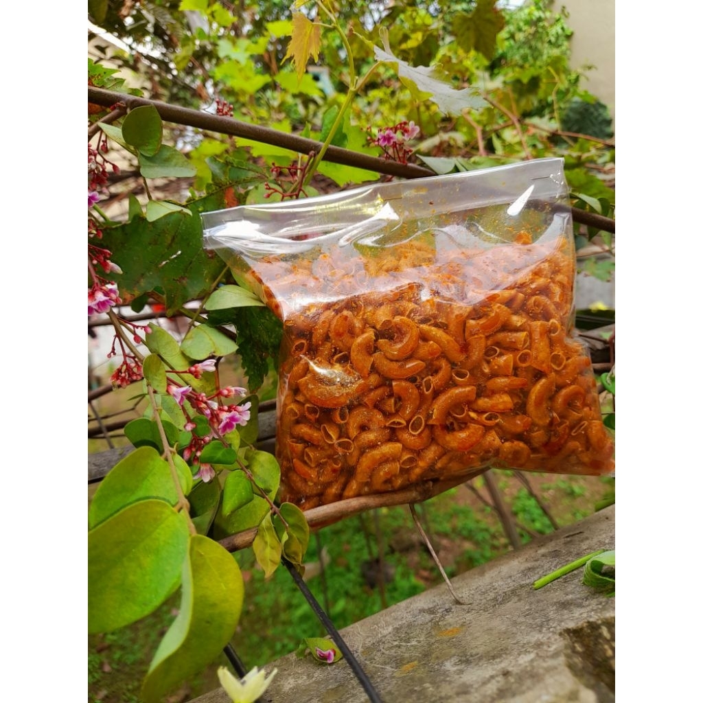 

Aneka Cemilan Viral Sebring Seblak Kering Kurnia Makaroni Makroni Cikruh 250gr Asin Pedas Daun Jeruk / Original