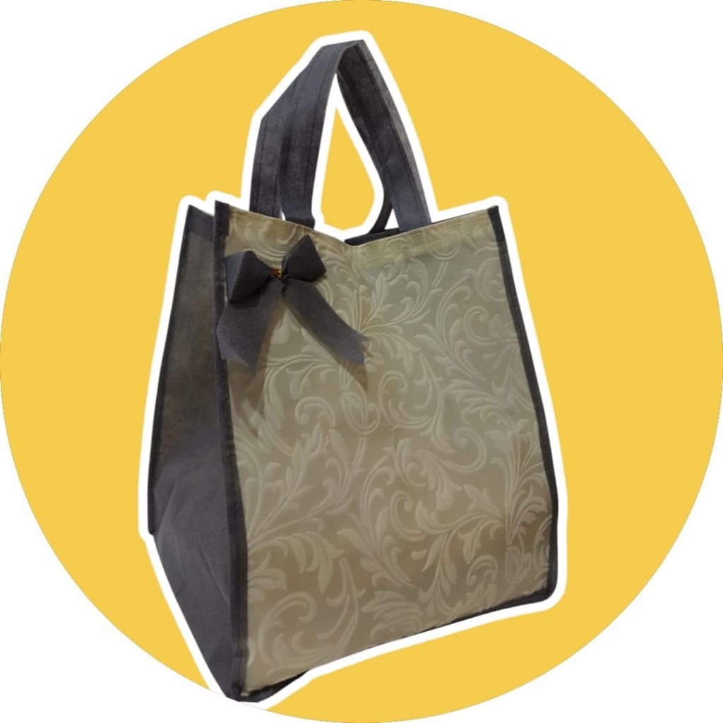 

Tas Hajatan Pita emboss isi 60 pcs atau 5 lusin ukuran 22x22 tinggi 28 cm/tas souvenir/tas berkat/tas emboss