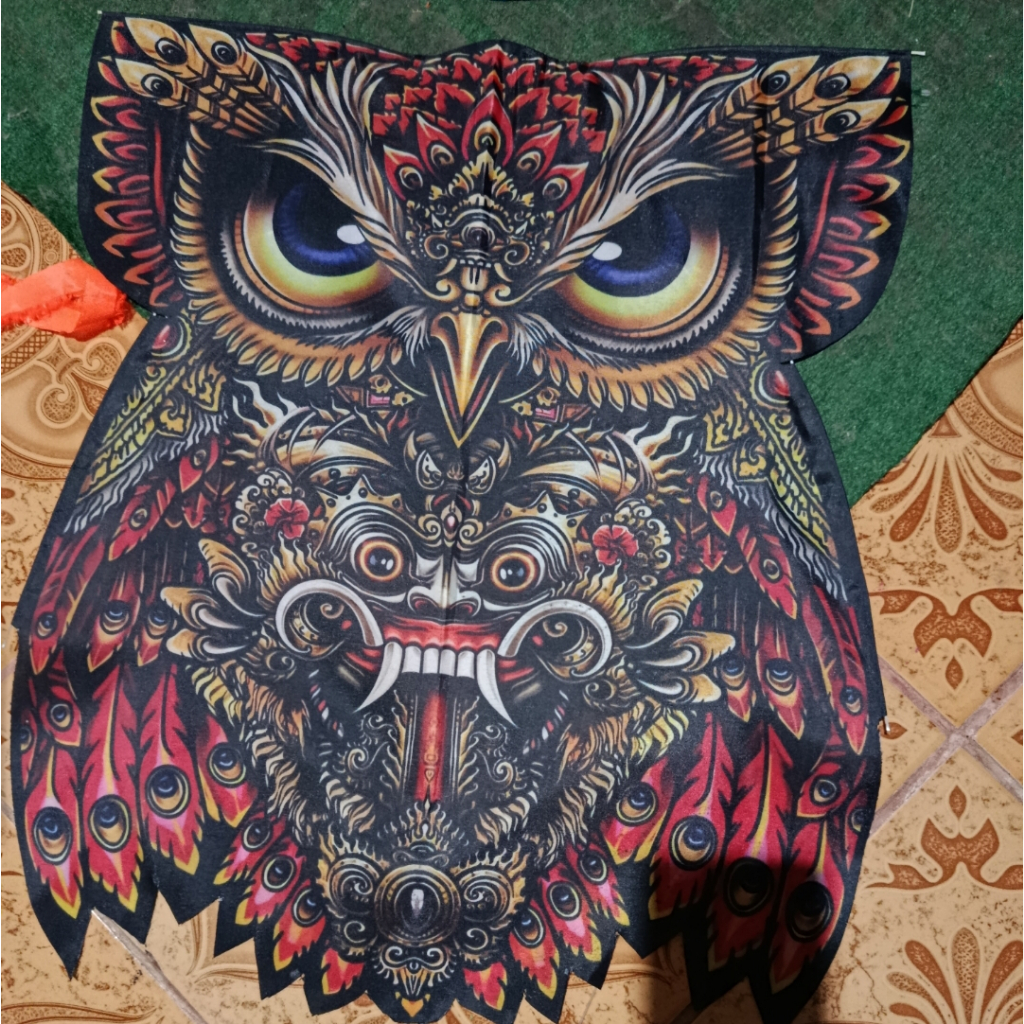 Layangan layang layang clepuk celepuk burung hantu