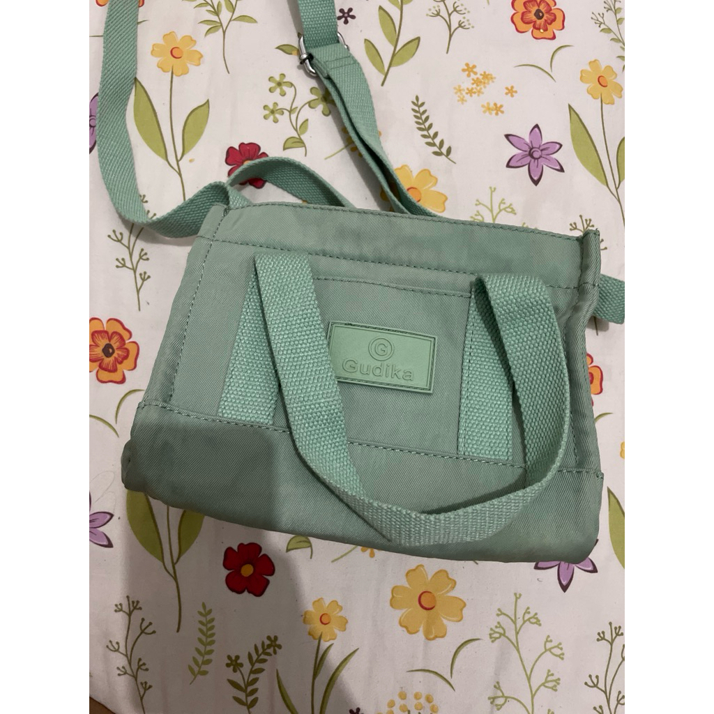 PRELOVED-Tas Gudika