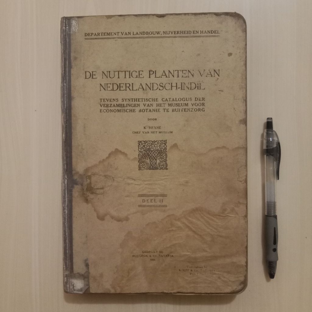 DE NUTTIGE PLANTEN VAN NEDERLANDSCH:INDIE - TEVENS SYNTHETISCHE CATALOGUS DER VERZAMELINGEN VAN HET 
