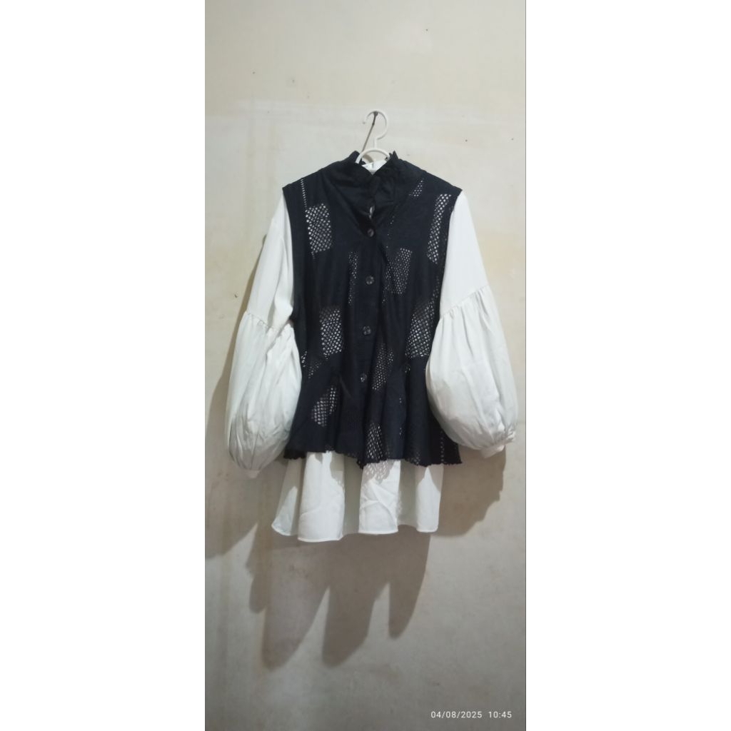 PL_blouse brand GLACIER putih balon meleduk + Vest brukat navy