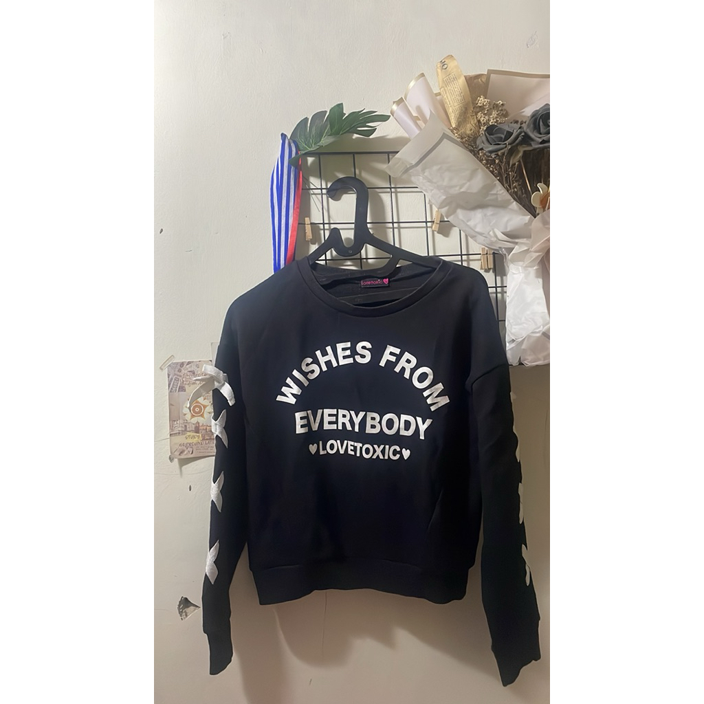 preloved baju/preloved atasan wanita/ preloved crewneck/ preloved croptop/ preloved baju branded/ pr