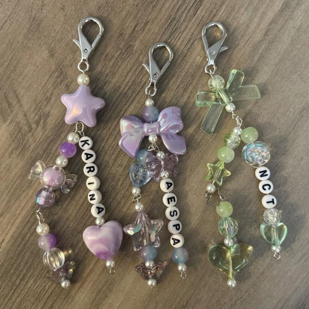 

sepaket gantungan keychain beads Hadiah / gift kpop japan kawaii hampers